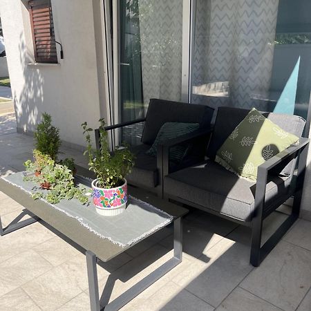 Small House Nea In City Center-With Free Parking Пула Екстер'єр фото