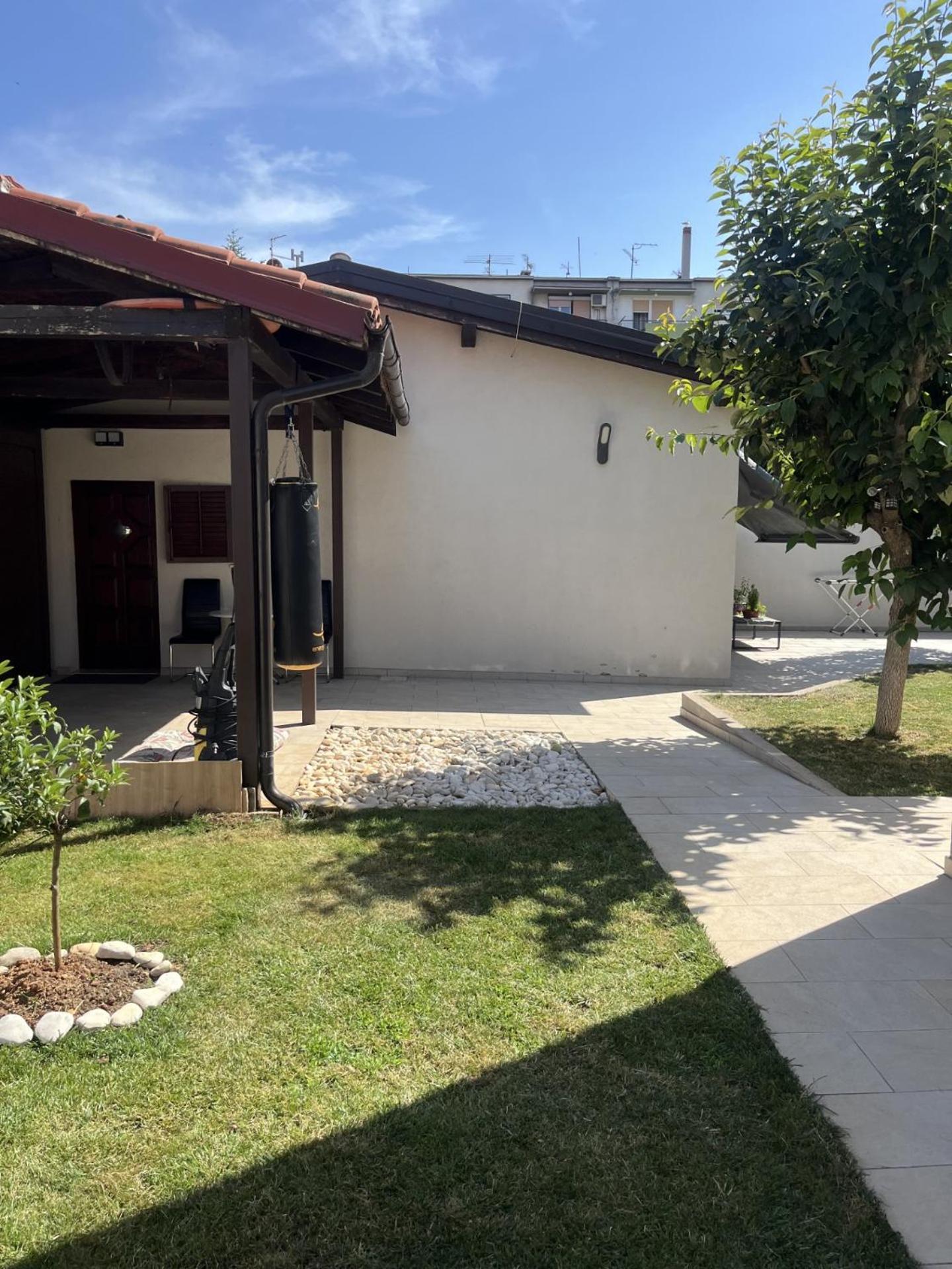 Small House Nea In City Center-With Free Parking Пула Екстер'єр фото